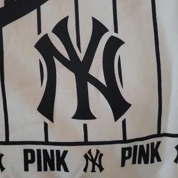 VINTAGE⚾️ Victoria's Secret PINK Official New York Yankees Oversized Sweatshirt - Picture 6 of 9